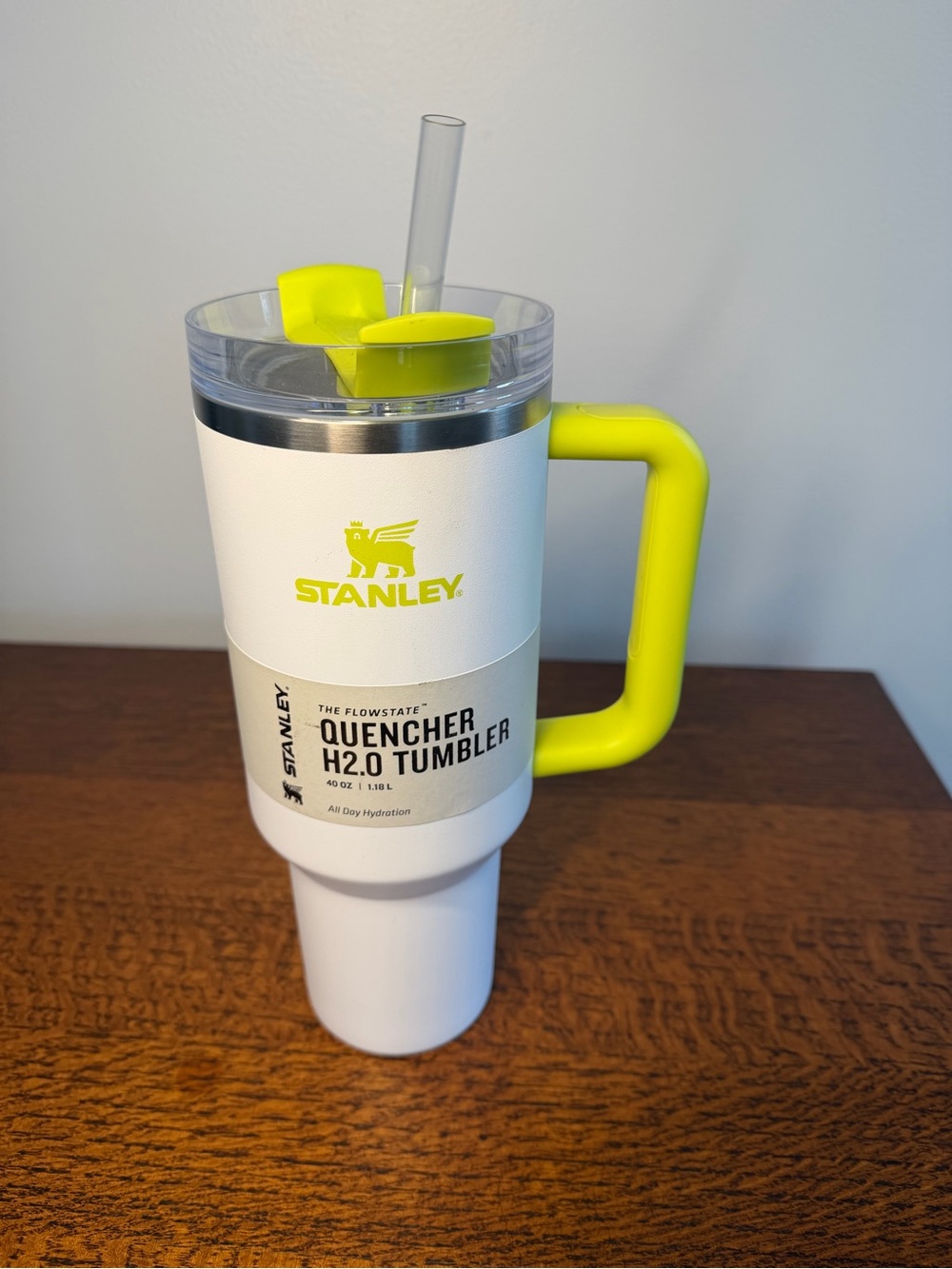 NWT Stanley 40oz Quencher H2.0 FlowState Tumbler- Frost/Electric Yellow